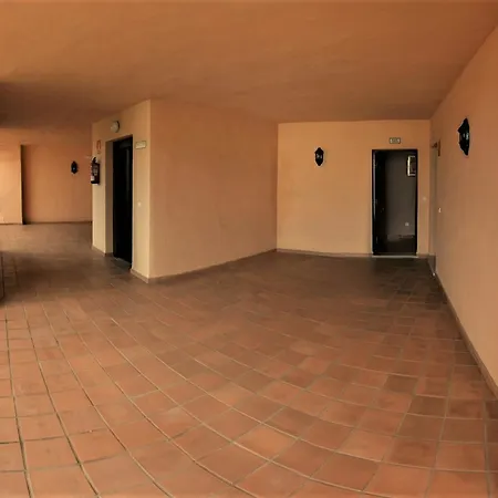 With 2 Bedrooms In Fuengirola, With Pool Access And Furnishe Apartment