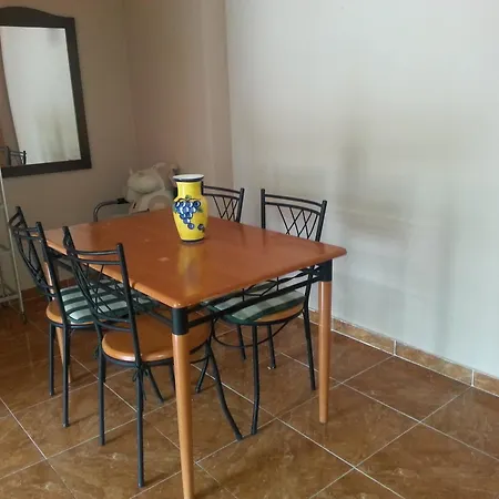 With 2 Bedrooms In Fuengirola, With Pool Access And Furnishe Apartment Fuengirola