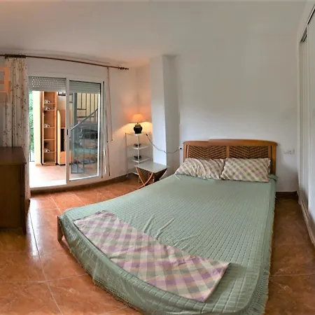 With 2 Bedrooms In Fuengirola, With Pool Access And Furnishe Apartment *